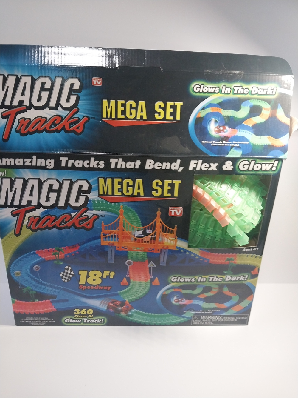 Mega Set Glow-In-The-Dark Race Track - Green/Orange/Blue
